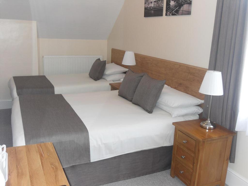 Powys Lodge Scarborough Exteriör bild