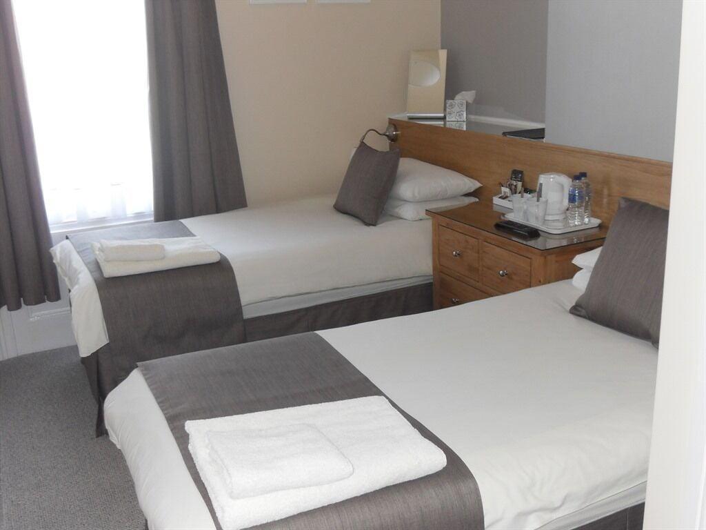 Powys Lodge Scarborough Exteriör bild